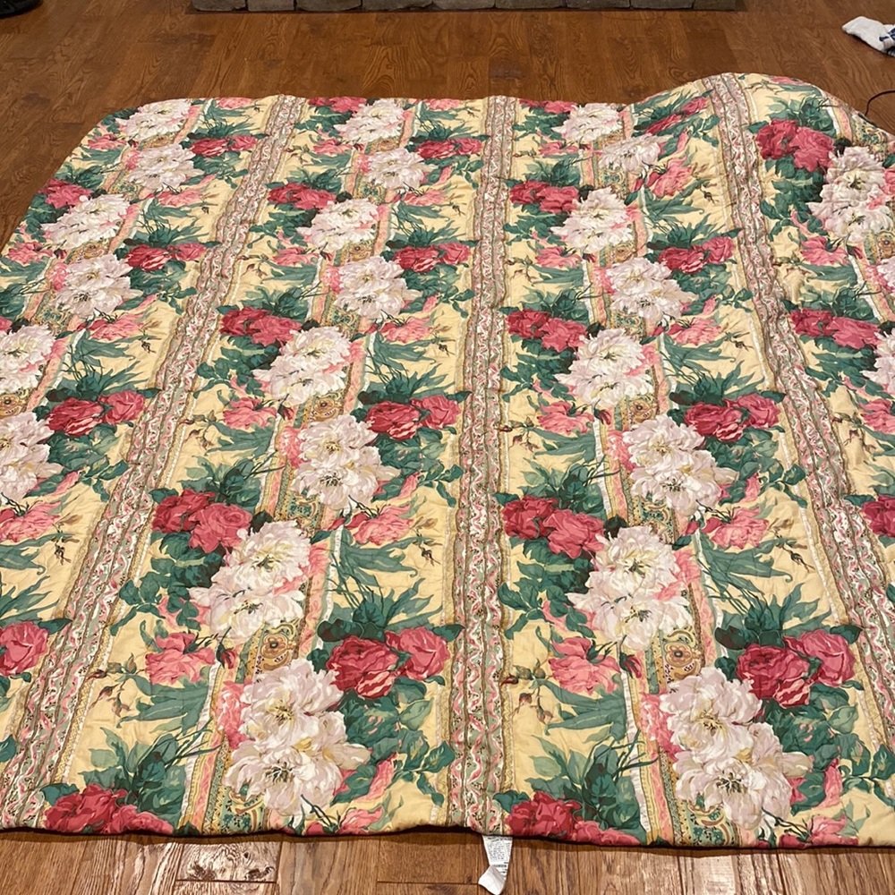 Queen quilted bedspread
